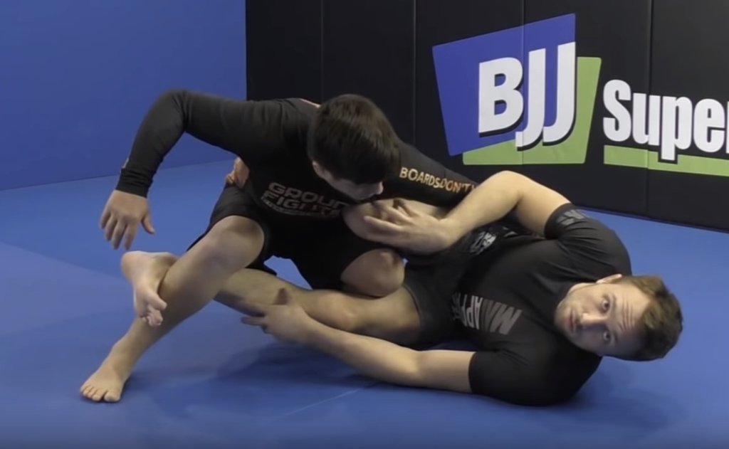 Jiu Jitsu Brésilien z-guard-by-craig-jones