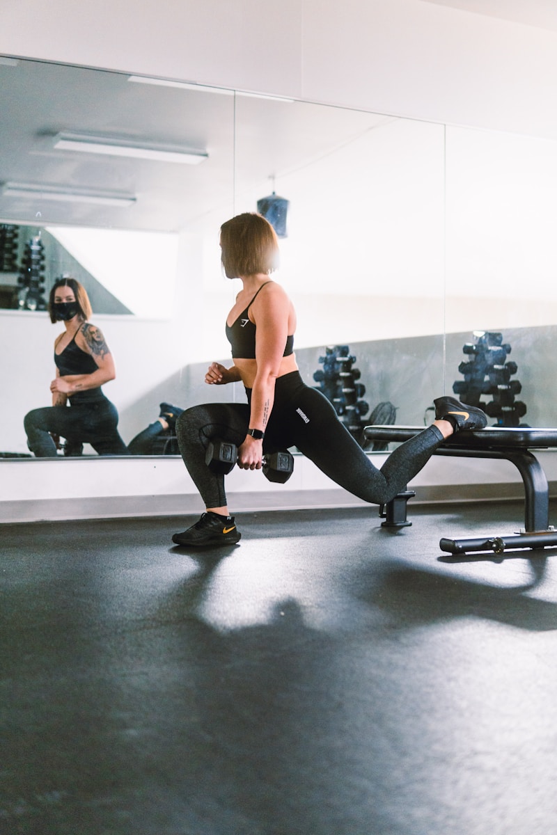 PGM SPÉCIAL BUM BUM Bulgarian Split Squat Femme Gym haltères dumbbells salle de muscu PGM SPÉCIAL BUM BUM Bulgarian Split Squat Femme Gym haltères dumbbells salle de muscu
