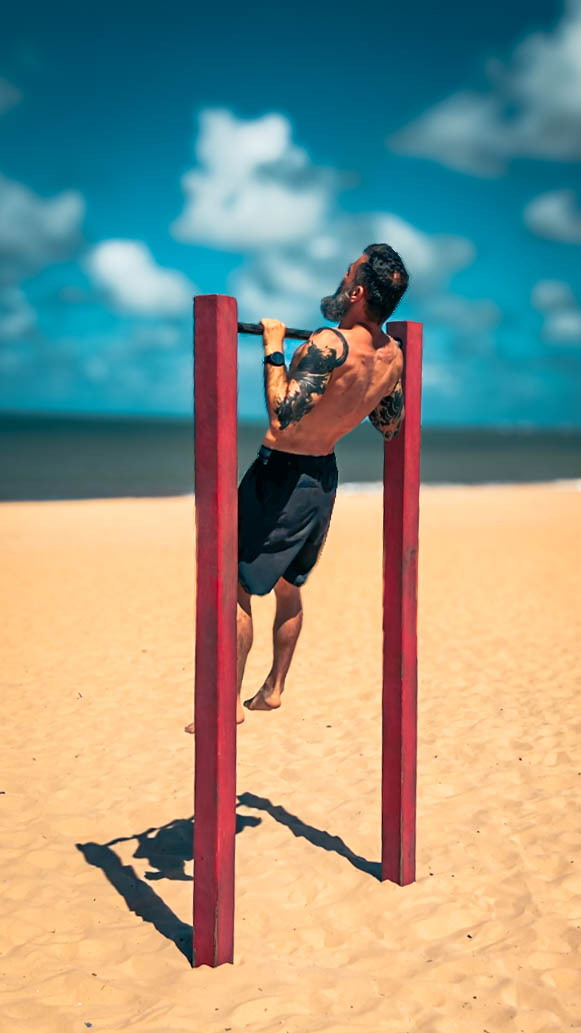 Dim Kortal Performance - traction haut du corps street workout outdoor beach Dim Kortal Performance - traction haut du corps street workout outdoor beach