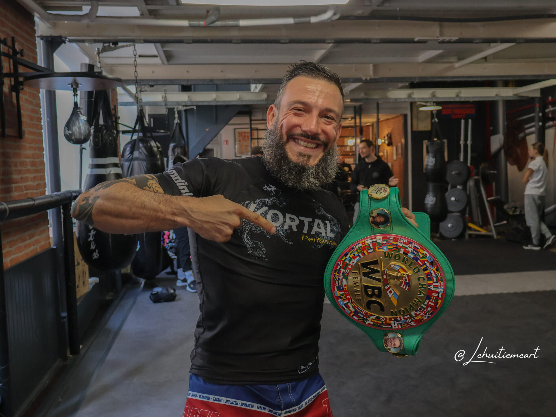 KORTAL Perfomance X Elhem Mekhaled World Champion Belt Boxe Anglaise KORTAL Perfomance X Elhem Mekhaled World Champion Belt Boxe Anglaise