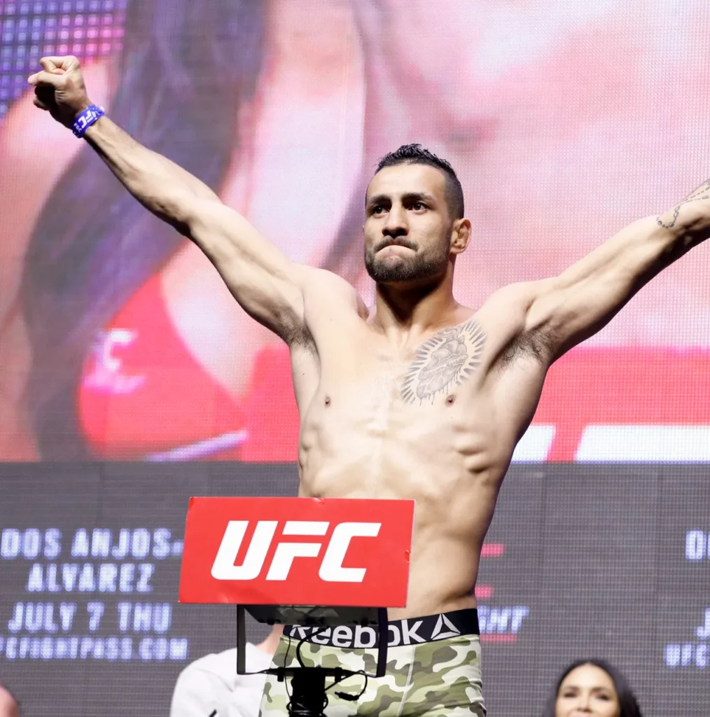 Les Premiers Français à l'UFC - Mehdi Baghdad Pesée 2