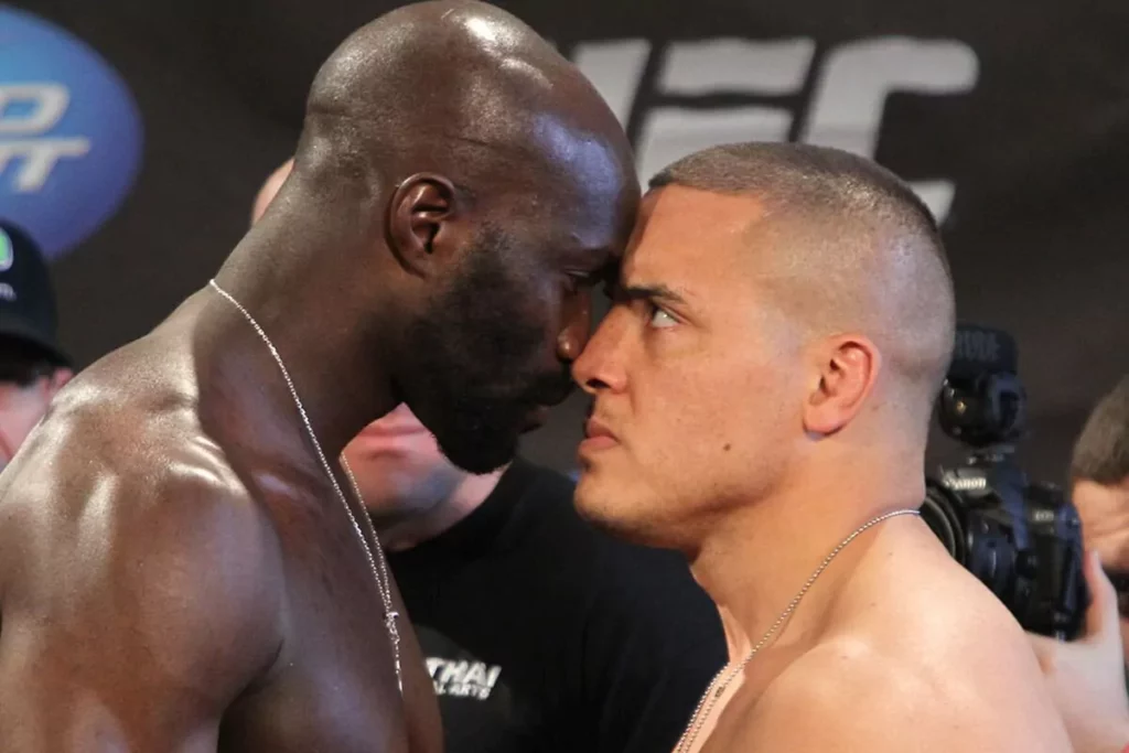 Les Premiers Français à l'UFC Cheick "The Darkness" Kongo VS Pat Barry