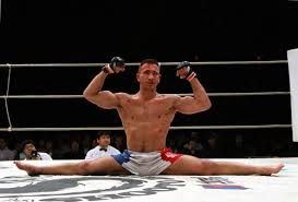 Les Premiers Français à l'UFC - David Baron grand écart