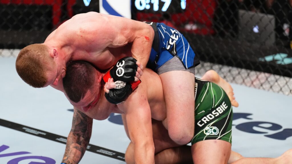 Les Premiers Français à l'UFC Kevin "Air" Jousset Soumission