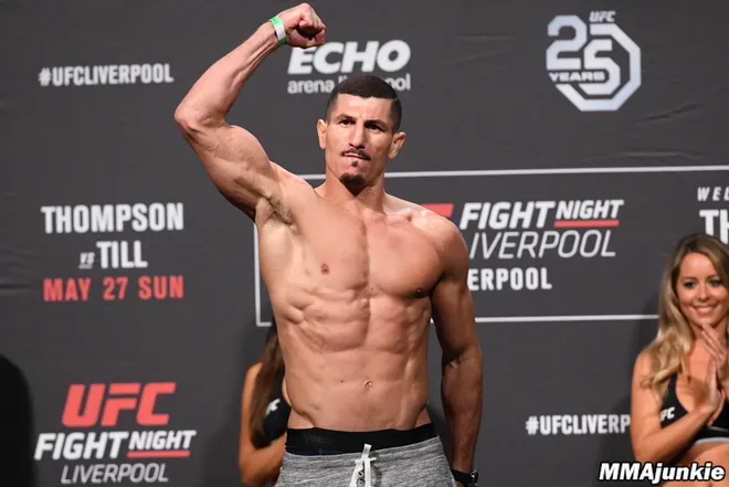Les Premiers Français à l'UFC - Nordine Taleb Pesée 2
